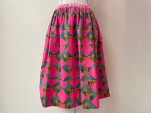 tao : スカート ¥82500 (ピンク系) tao : スカート ¥82500 (ピンク系)