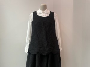 コムコム : ジャンパースカート ¥107800 コムコム : ジャンパースカート ¥107800