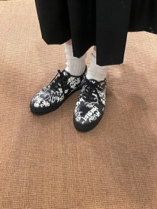 コムコム : シューズ ￥49500 (メッセージプリント)